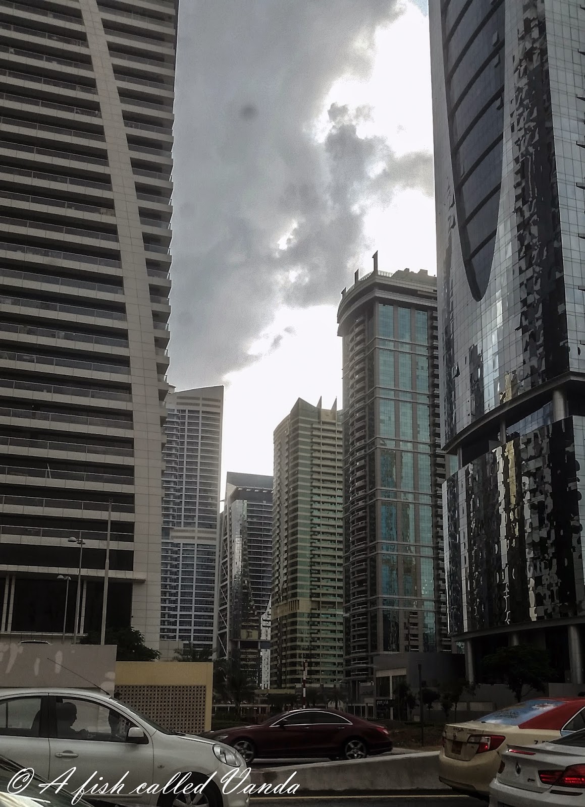 Dubaj w chmurach, #Dubaj, pogoda w Dubaju